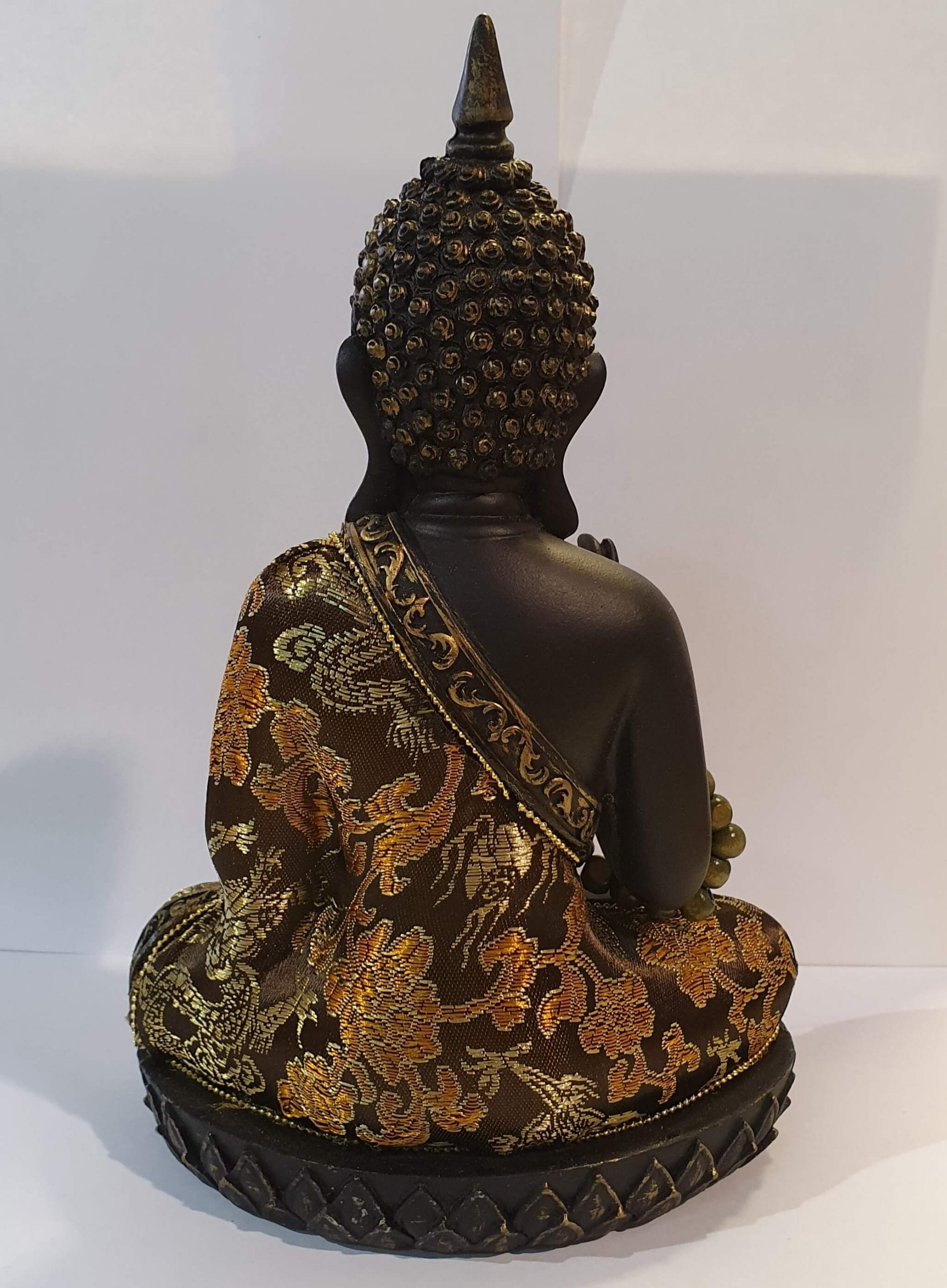 Bouddha noir avec bracelet mala en bois noir – Image 3