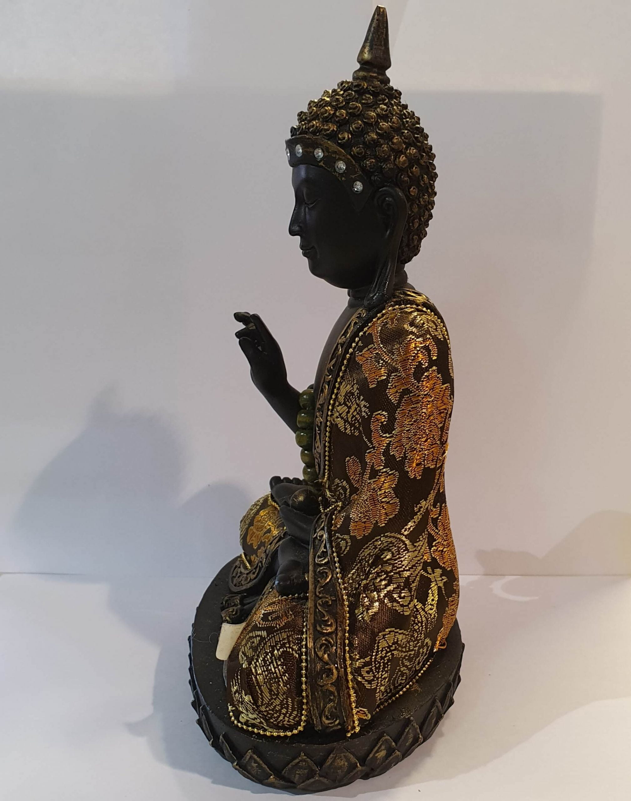 Bouddha noir avec bracelet mala en bois noir – Image 2