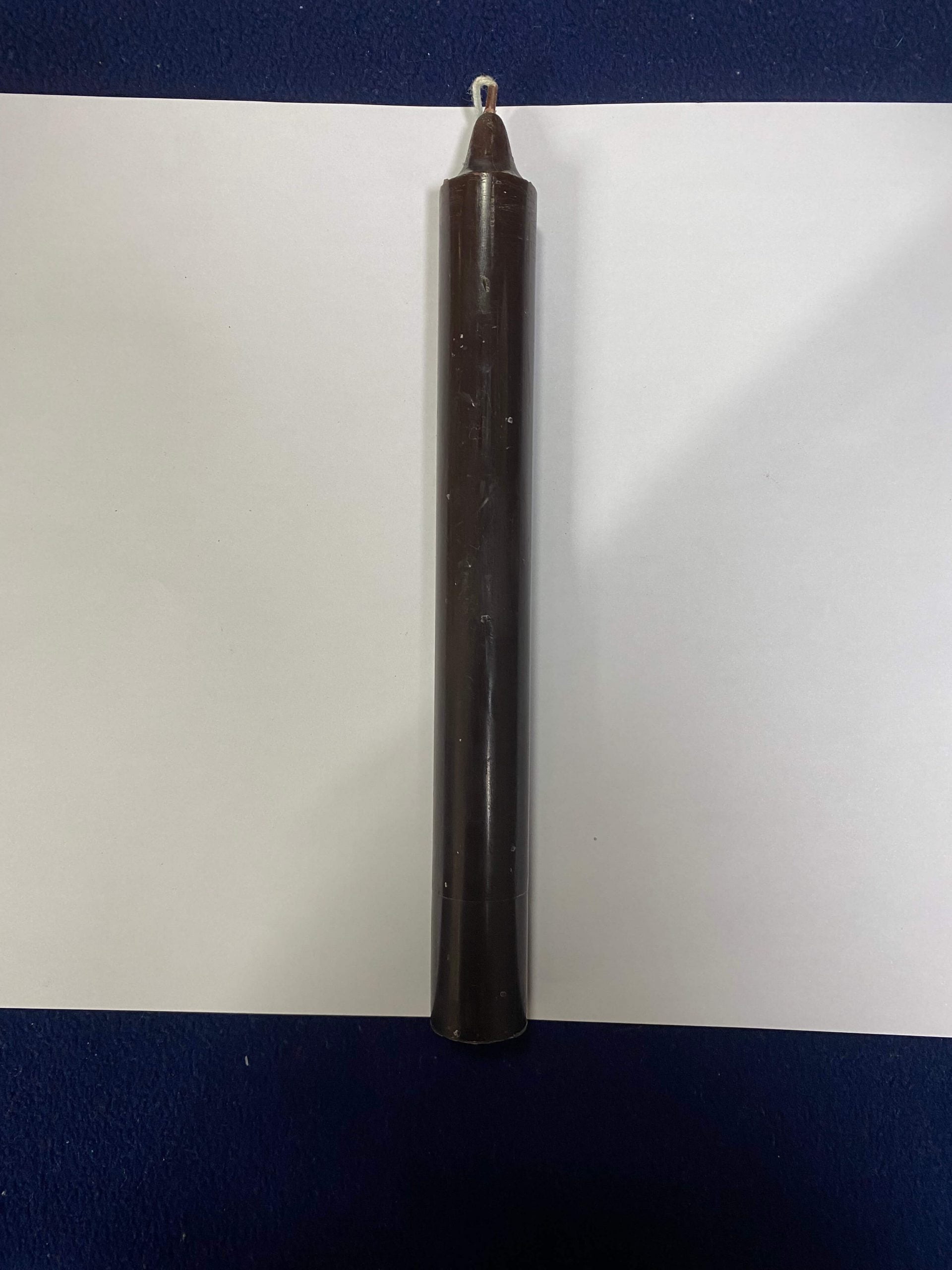 bougie ésotérique marron foncé